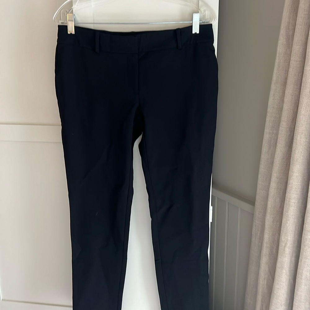 Ankle length Ann Taylor pants- black, size 6